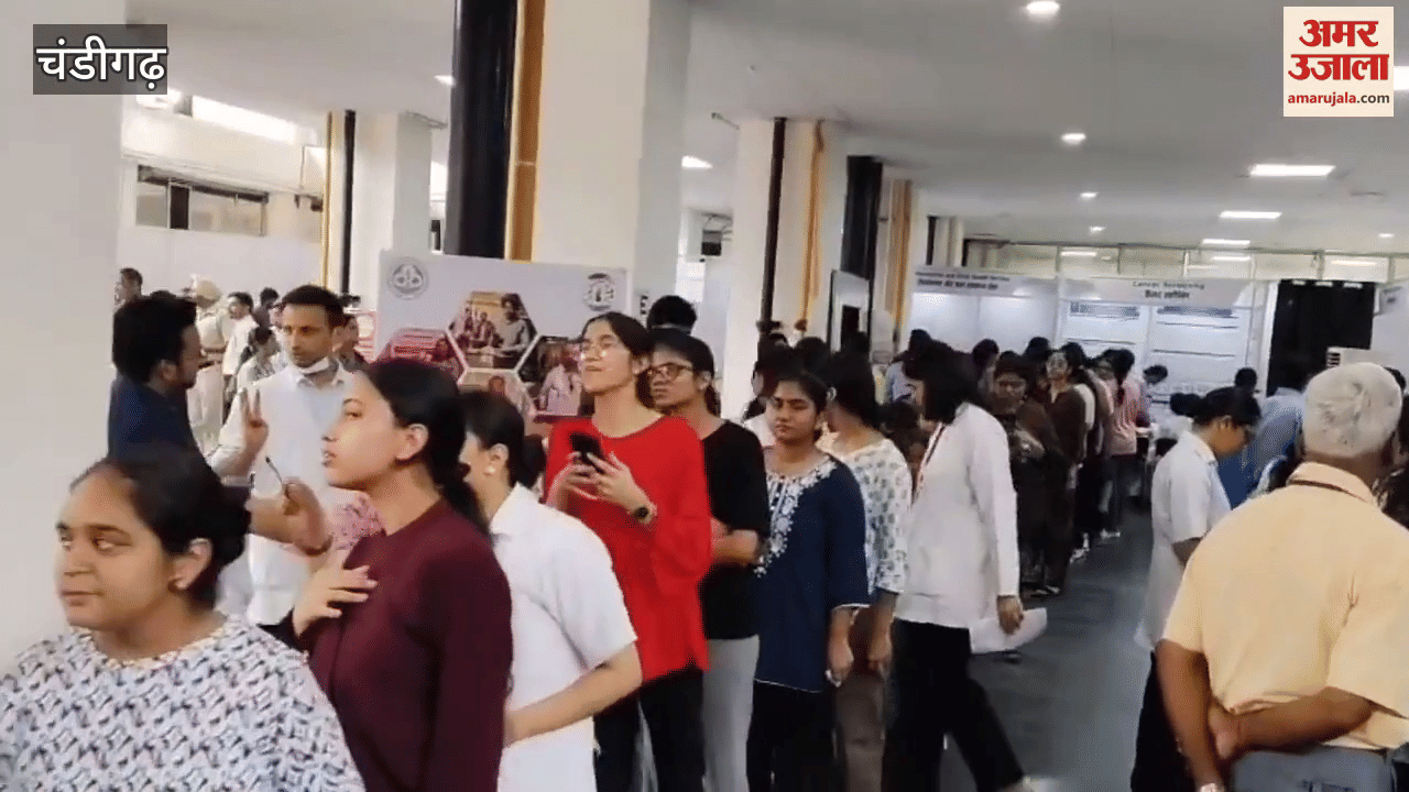 Long queues for registration at PGI