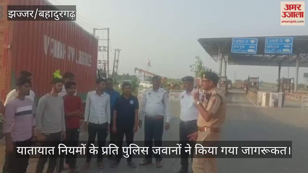 Police personnel made drivers aware about traffic rules