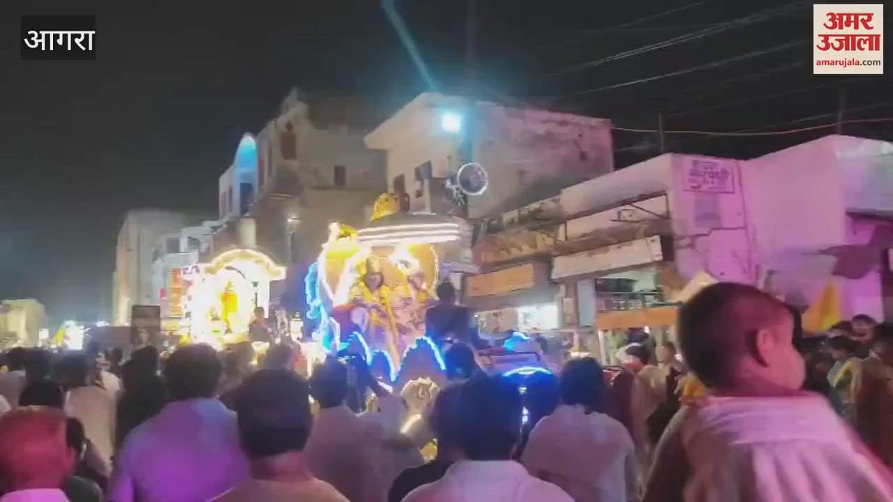 ram barat organised in agra and Welcomed by showering flowers everywhere