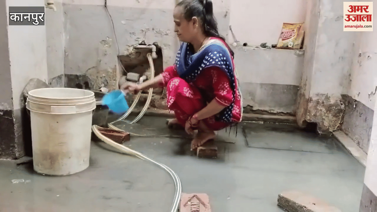 Dirty water entered the houses in Govindnagar 10 Block