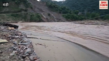 rain wreaked havoc in Mandi, first floor of bus stand submerged; buses drowned