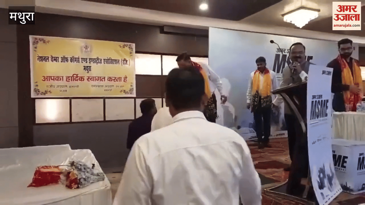 Cabinet Minister Chaudhary Laxminarayan reached the program