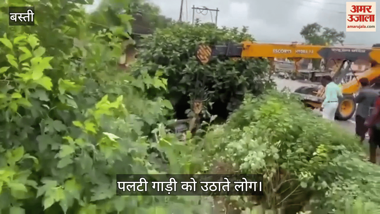 High speed car lost control and overturned in a ditch, junior engineer narrowly escaped