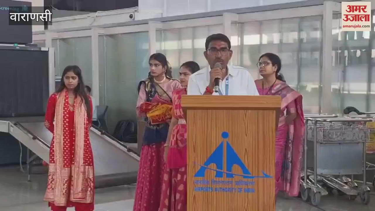 Passengers welcomed at Varanasi airport with Tilak dance and service