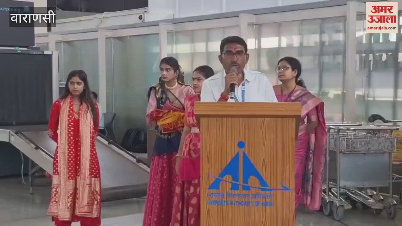 Passengers welcomed at Varanasi airport with Tilak dance and service