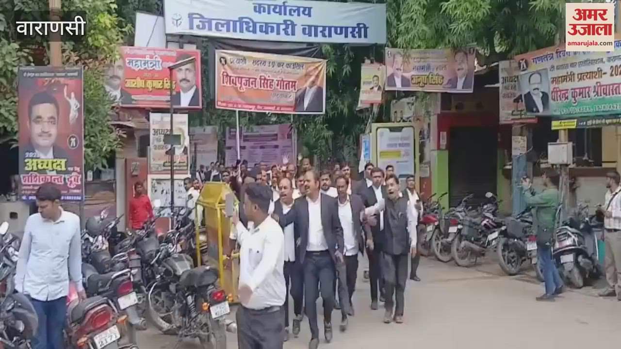 Lawyers went on strike closing court gate and raising slogans against police