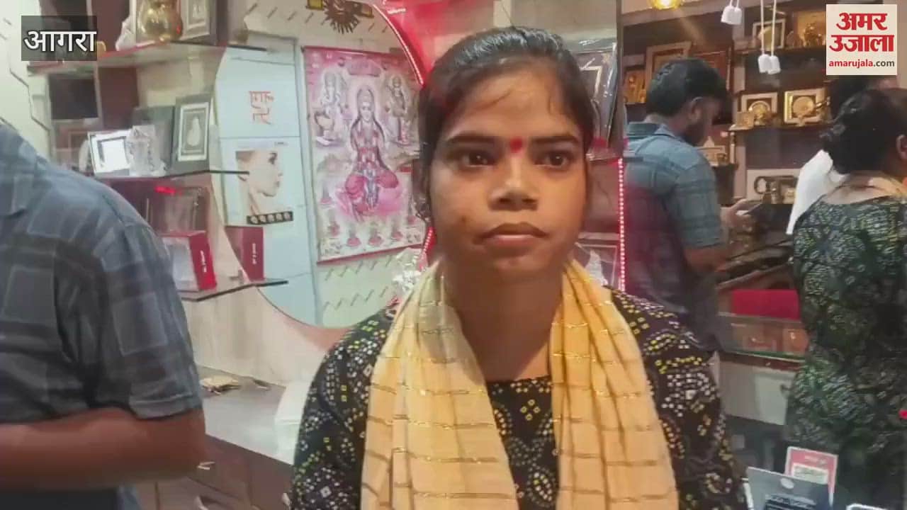 Jewellery showroom robbed in broad daylight Jeweller shot dead