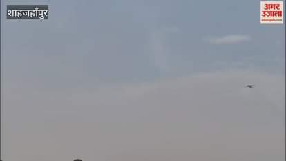 AN-32 aircraft landed on Ganga Expressway in Shahjahanpur