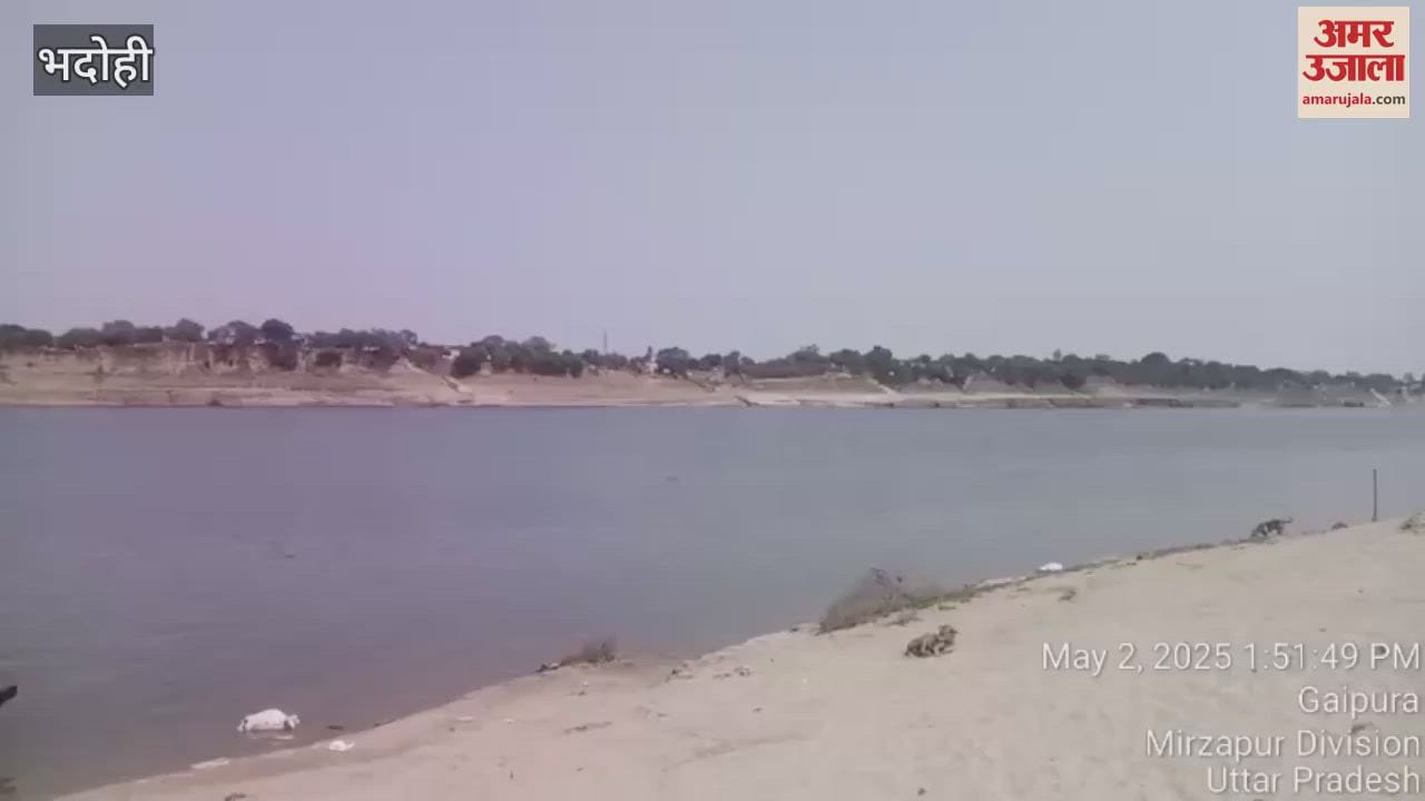 girl jumped into the Ganges in Bhadohi