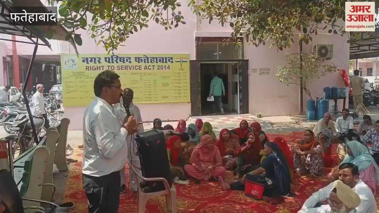 Labor Day was celebrated by the employees in Fatehabad Municipal Council premises