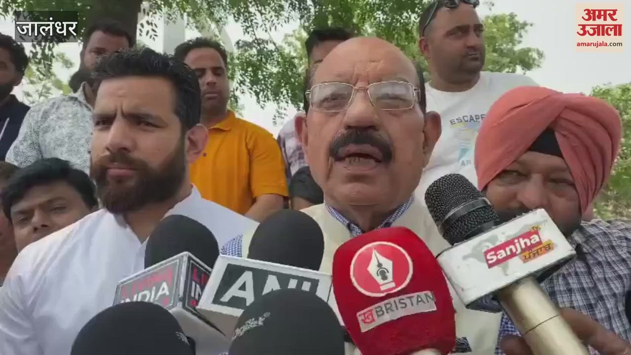 पानी के मुद्दे पर जालंधर में मंत्री मोहिंदर भगत ने कार्यकर्ताओं के साथ किया प्रदर्शन