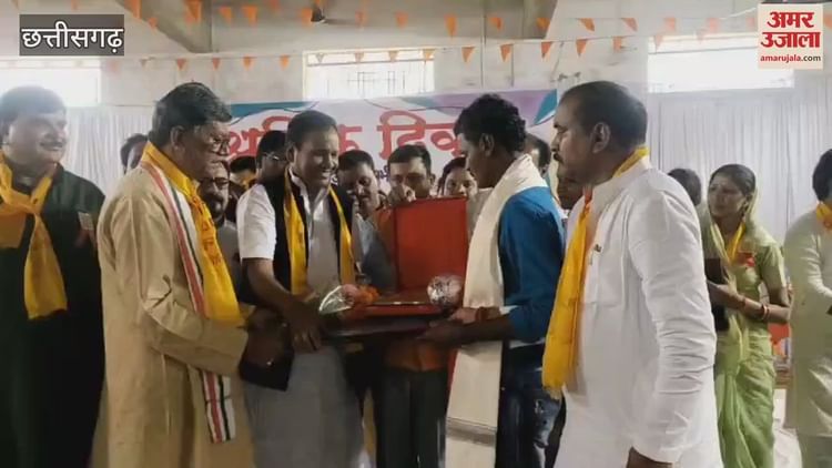 'श्रम के पसीने से कांग्रेस को आती है खुशबू': नेता प्रतिपक्ष डॉ. चरण दास महंत बोले, मनेन्द्रगढ़ में मनाया गया मजदूर दिवस