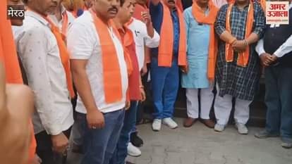Shivsena officials and workers demonstrated at the DM office regarding their demands against adulteration