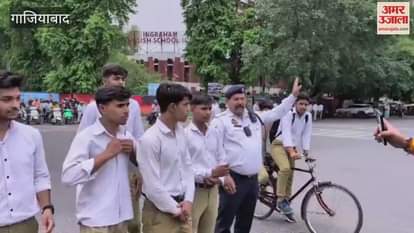 Police gave information about traffic rules to students