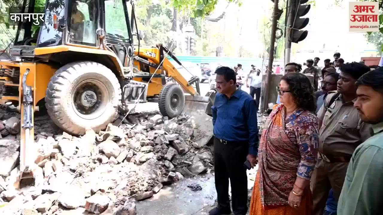 Mayor removed encroachment by running bulldozer from Victoria Mill to Machli Haata