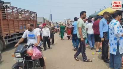 Crowd of buyers gathered in Narwal Mandi, people are buying more vegetables than usual