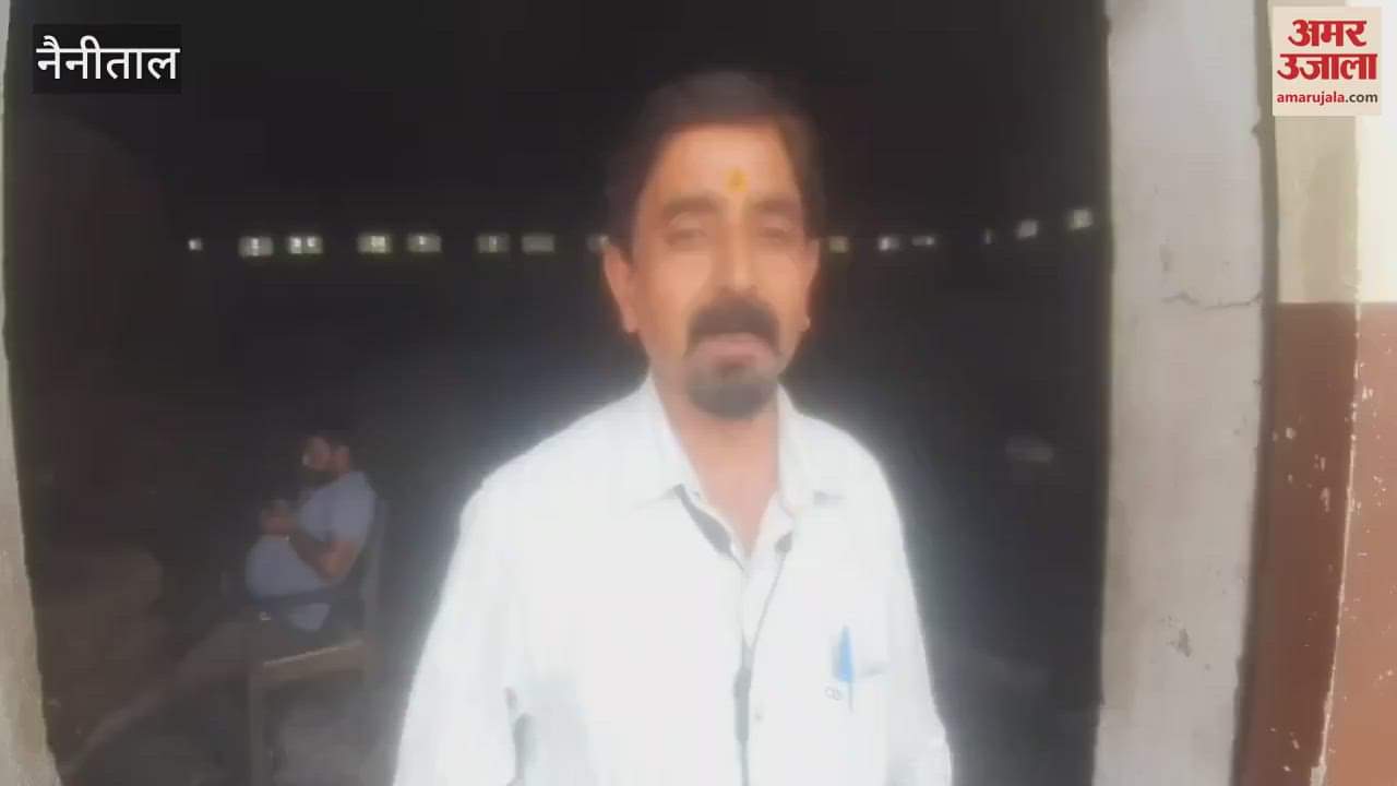 The grain vendors boycotted the lifting of ration in haldwani