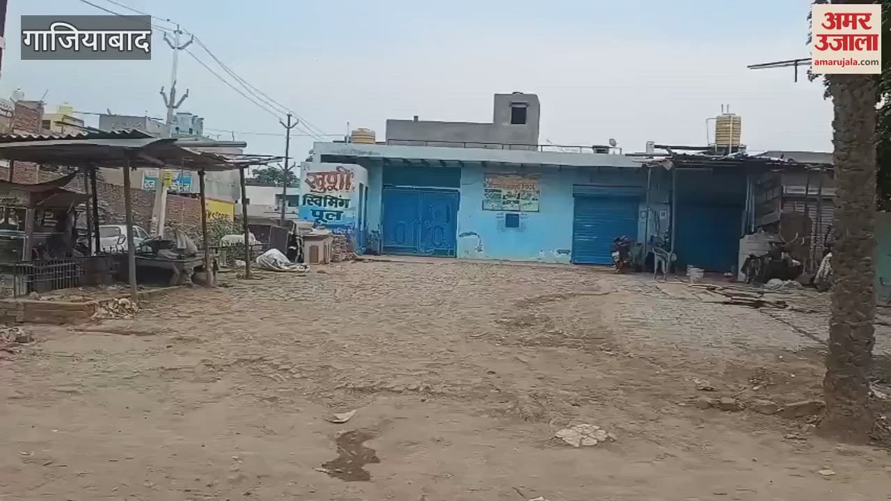young man died by drowning in a swimming pool