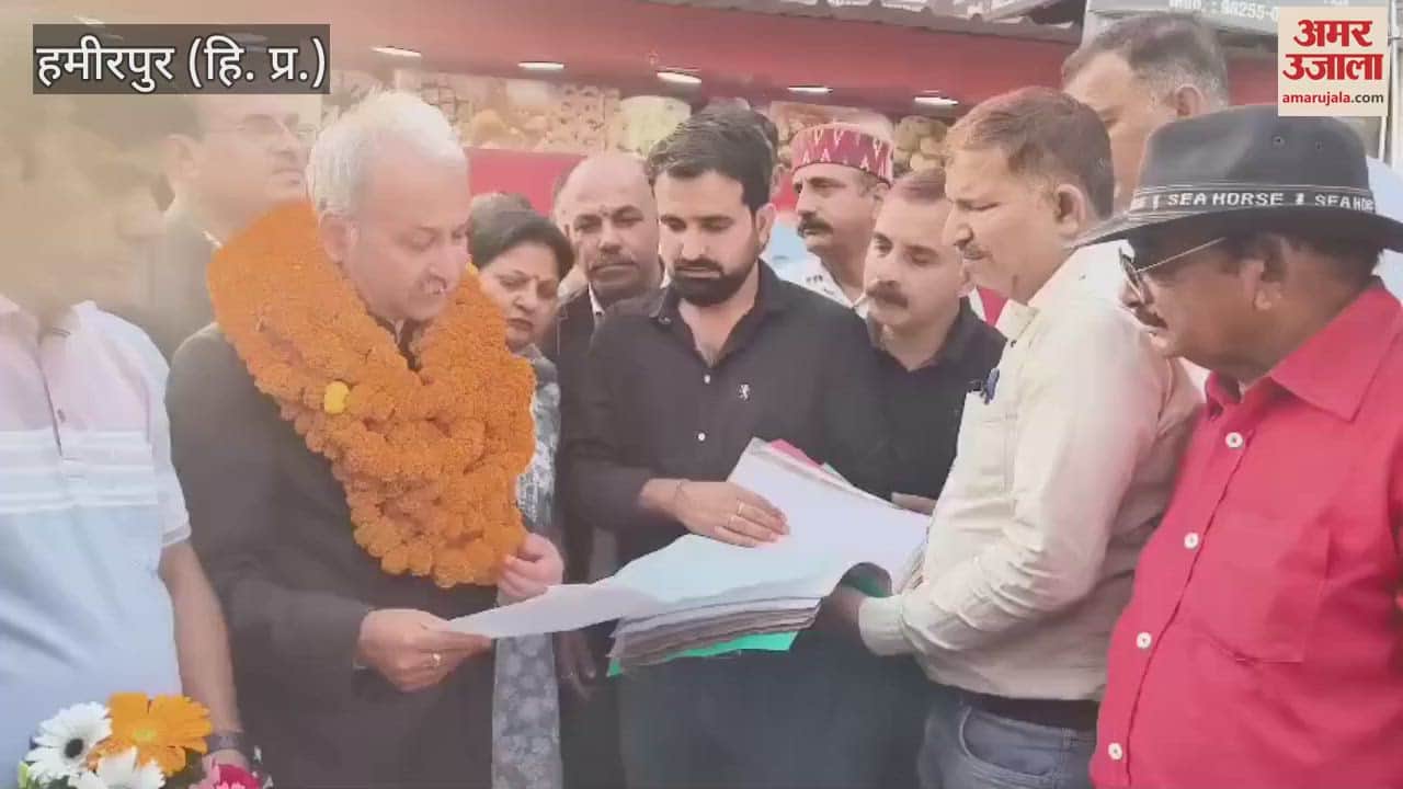 Hamirpur CM political advisor Sunil Sharma Bittu said that the hole holders of Hamirpur bus stand will soon get shops