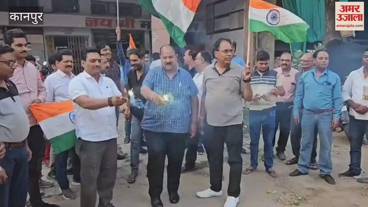 Entrepreneurs and traders expressed happiness on army's action, distributed sweets