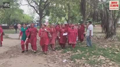 memorandum was submitted to the Deputy CMO in protest against the misbehavior with ASHA workers in Jind