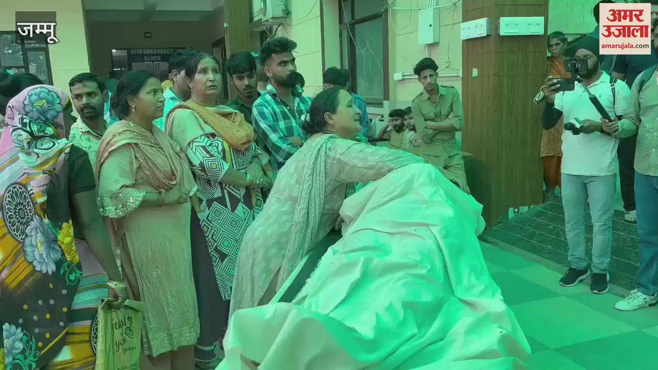 Uproar over the death of a young man in GMC Jammu, relatives broke the glass