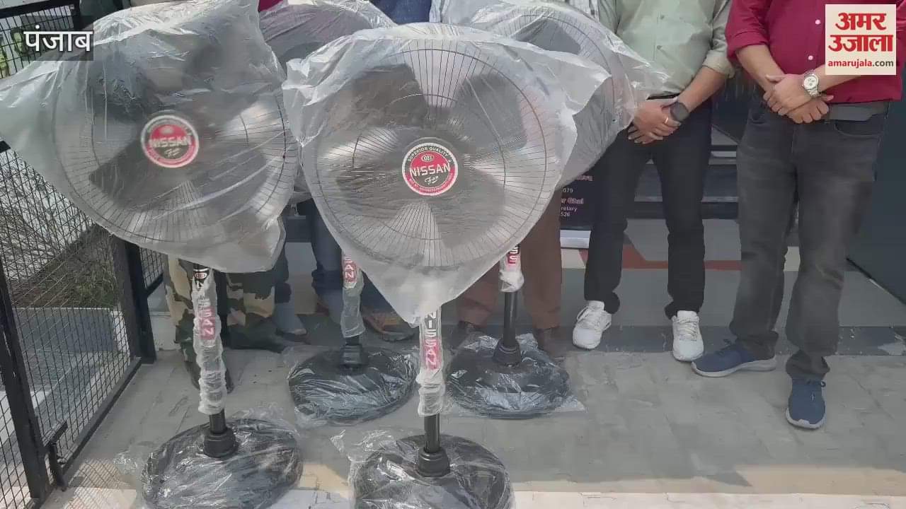 फिरोजपुर में रोटरी क्लब ने बीएसएफ को भेंट किए पंखे