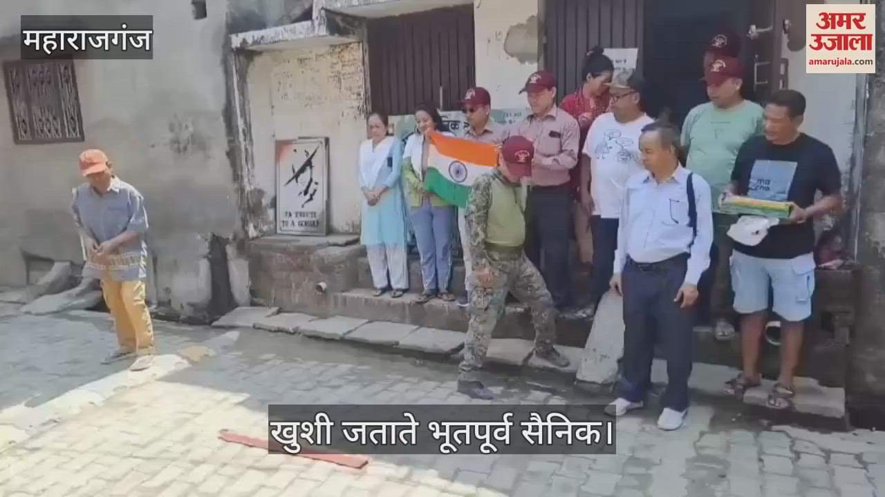 In Maharajganj, ex-servicemen fed each other sweets and burst crackers