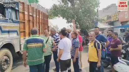 After Operation Sindoor, BJP members distributed laddus in Jalandhar