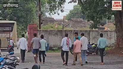 Student travelling in an auto dies after being hit by a car