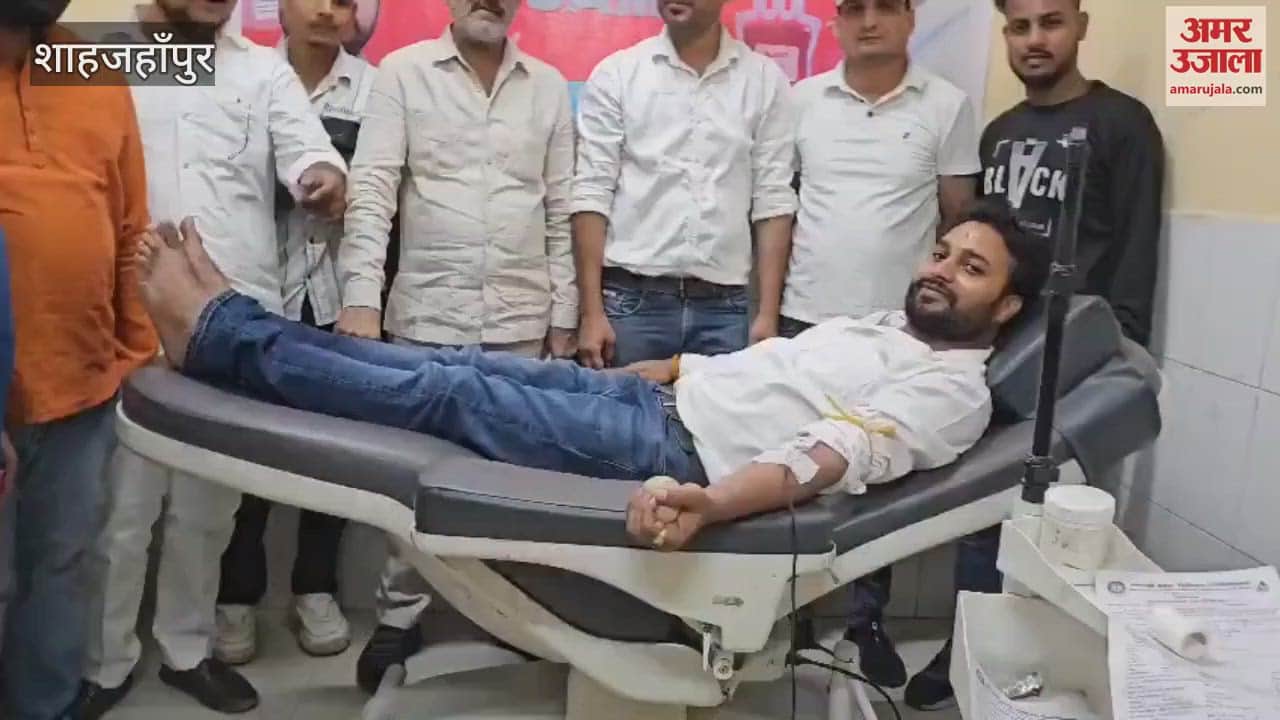Donated blood with the spirit of helping soldiers