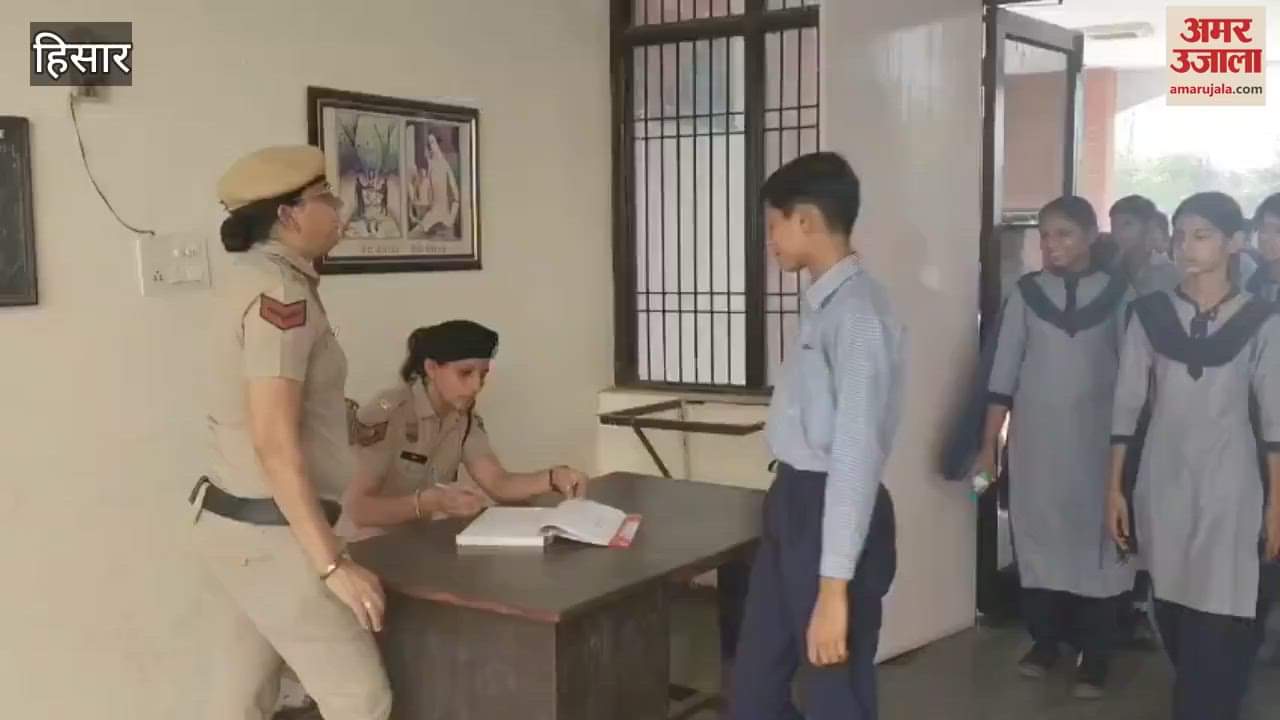 53 girl students of Government High School Siswala in Hisar visited the women police station