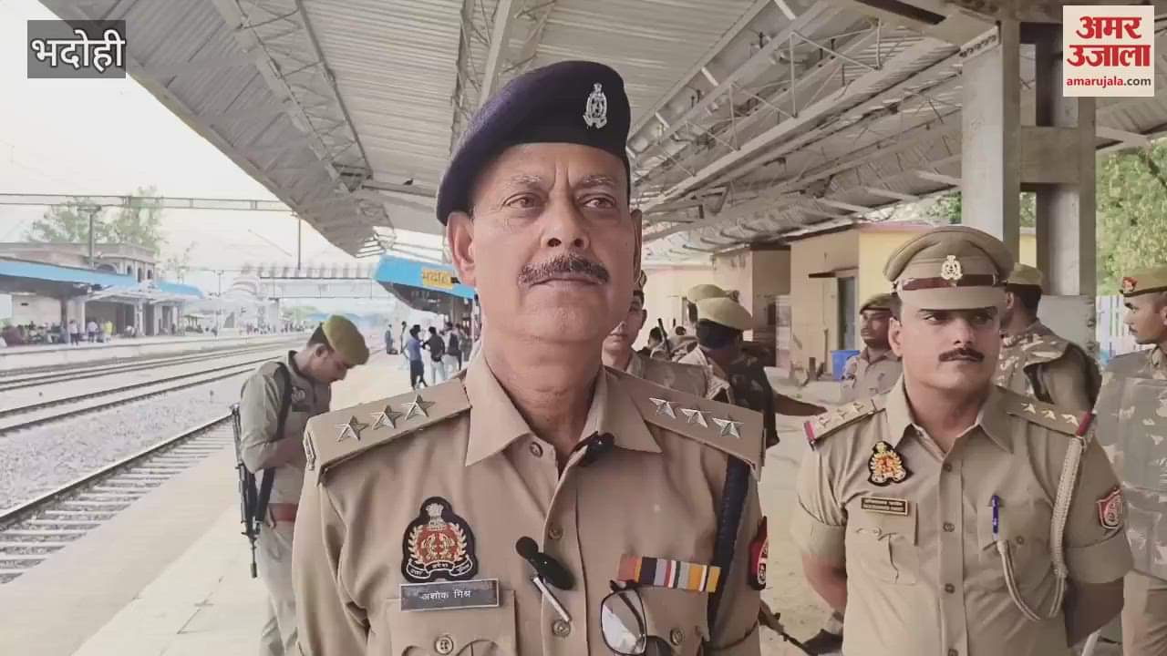 Threatening team in butcher colony on information of meat sale and keeping of animals