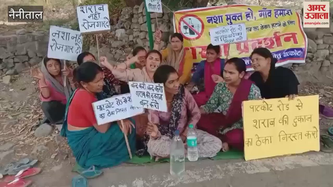 Women protest against liquor shops continues for 40th day in ramanagr