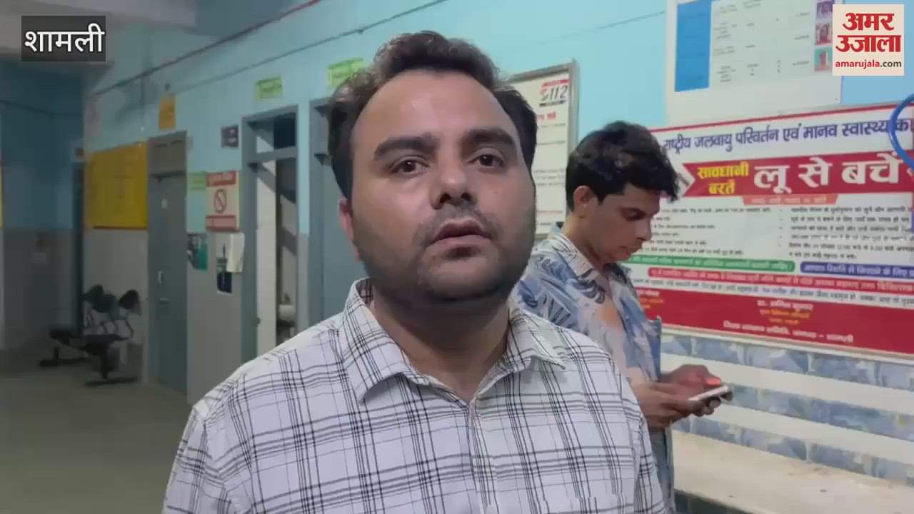 In Shamli, four people including the shop owner were injured when they asked for money for the goods