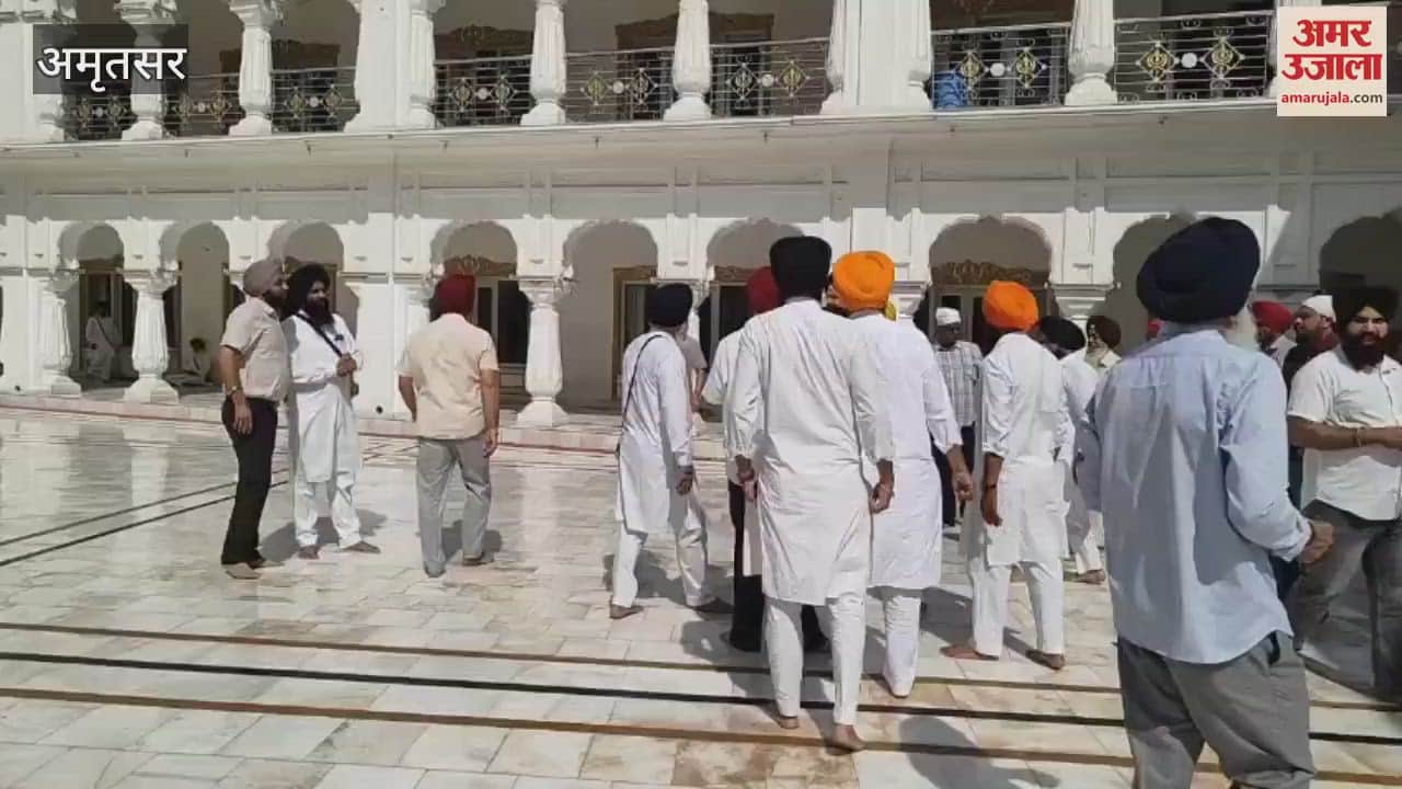 Bikram Majithia organised Akhand Paath for the peace of the souls of those who died due to consumption of poisonous liquor