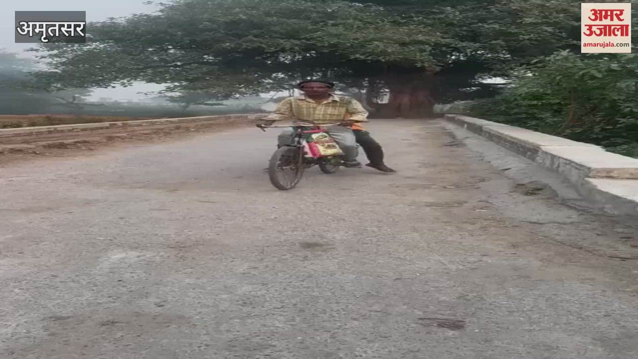 Liquor being sold in plastic bag in Amritsar