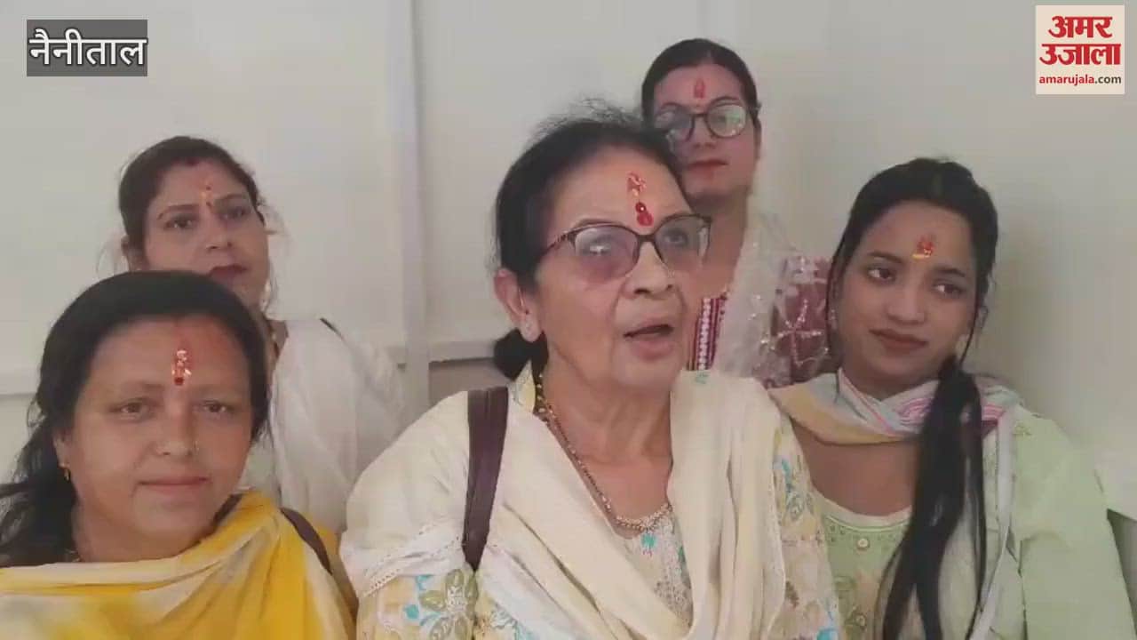 The Municipal Chairman Dr. Saraswati Khetwal inaugurated the fee booth