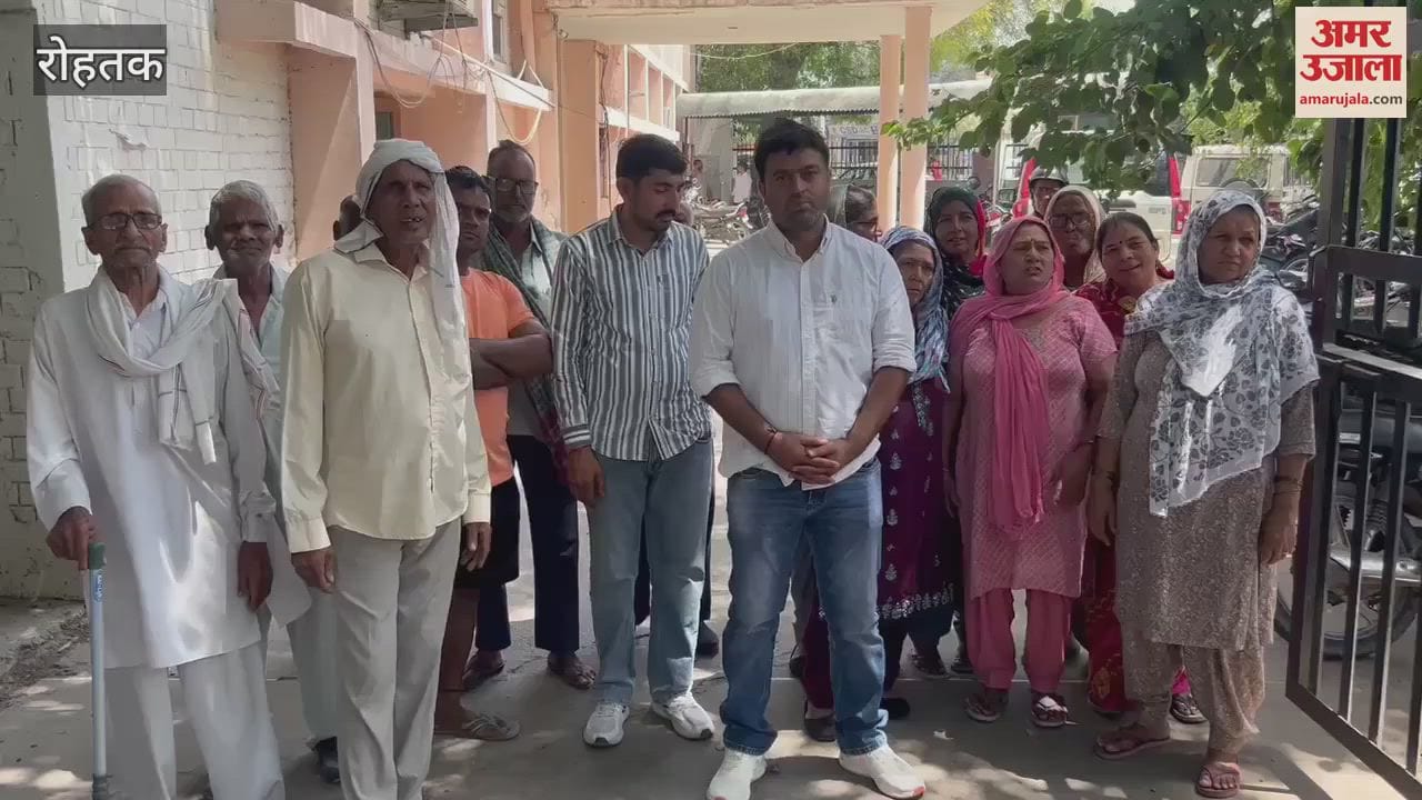 There is a shortage of drinking water in Rohtak's Shriram Nagar Colony for the last one month