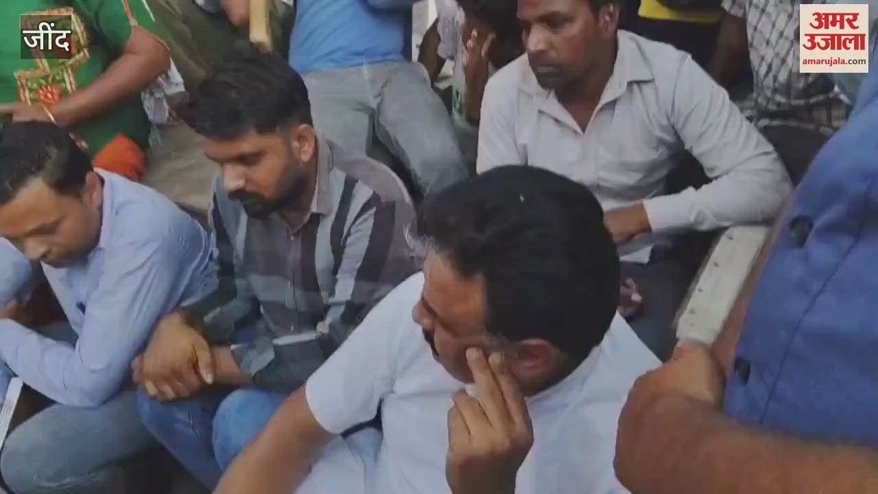 HSVP SDO was caught and made to sit on the ground in Jind