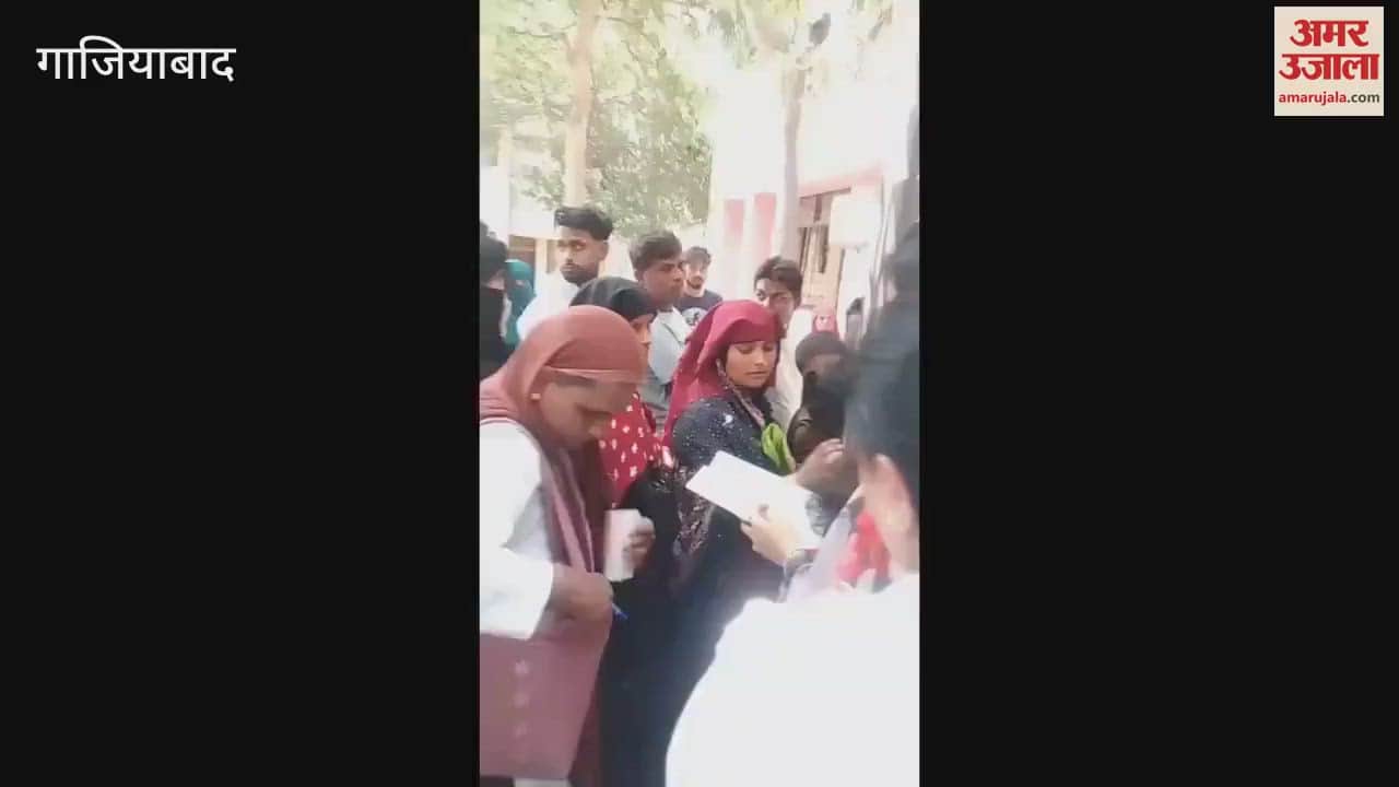 Health Secretary inspected Dasna Community Health Center