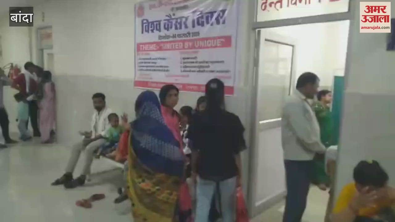 Pan Masala addiction is giving birth to whiteness inside mouth and cavities in teeth