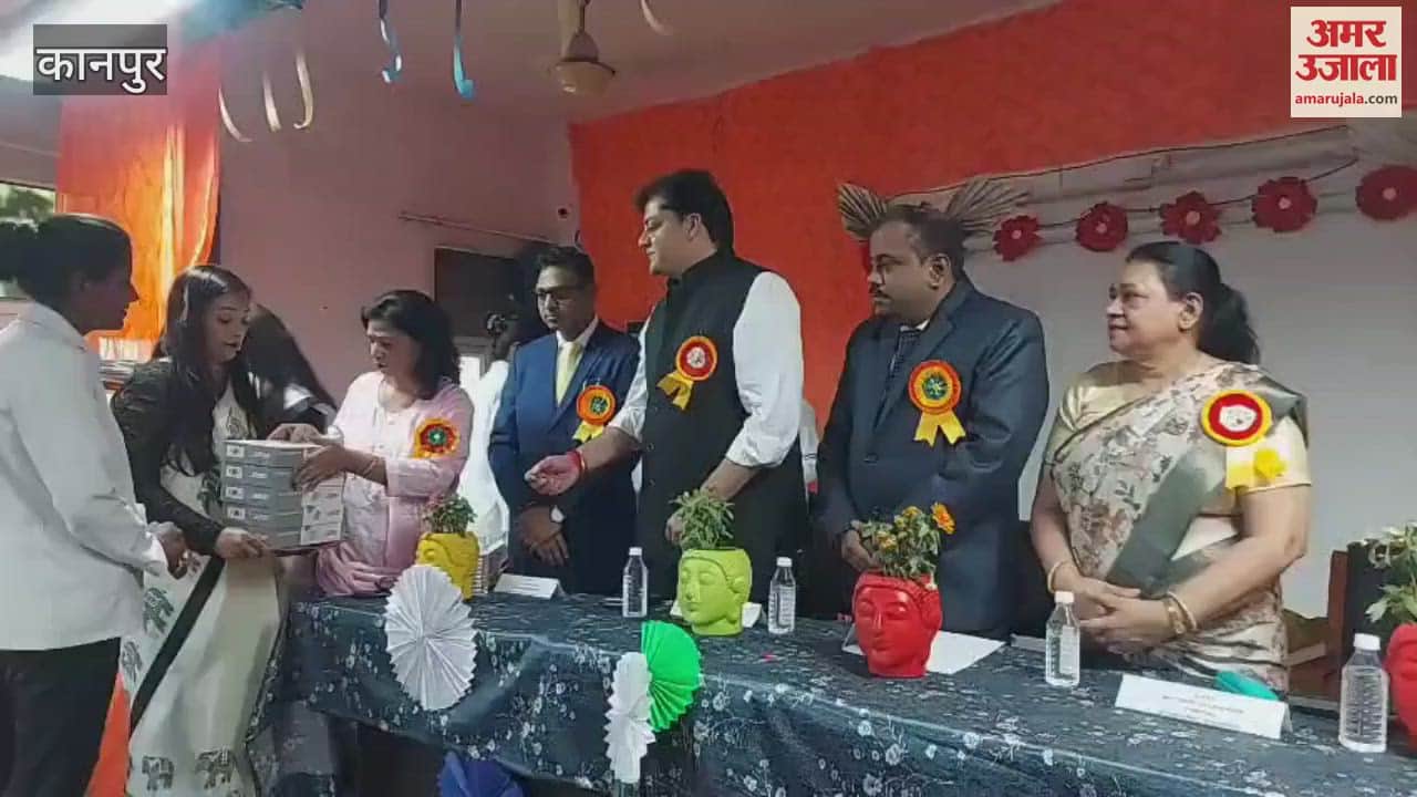 Tablets distributed to nursing students on International Nurses Day