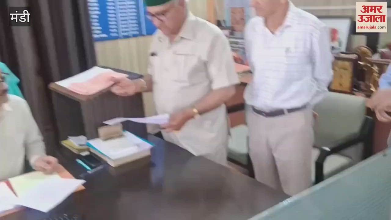 Mandi Organizations reached SDM office over the poor condition of Jogindernagar hospital