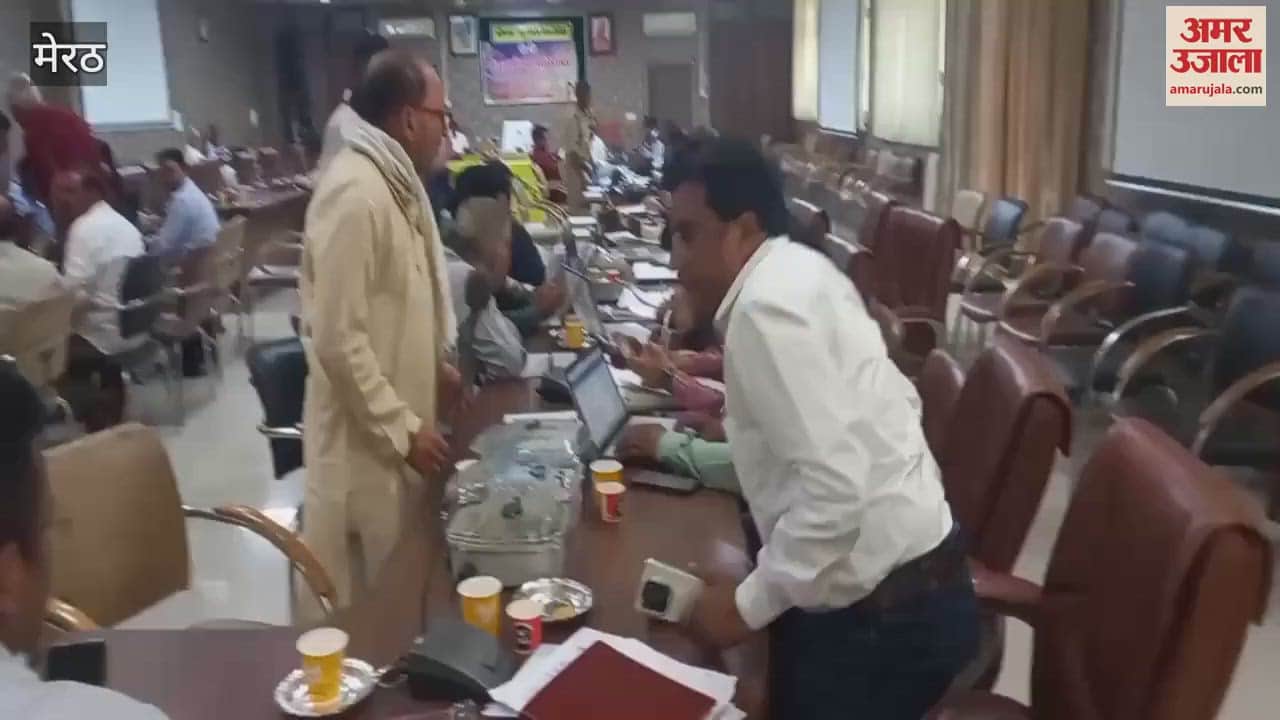 Electricity related problems in Meerut were resolved in a camp organized at Urja Bhawan