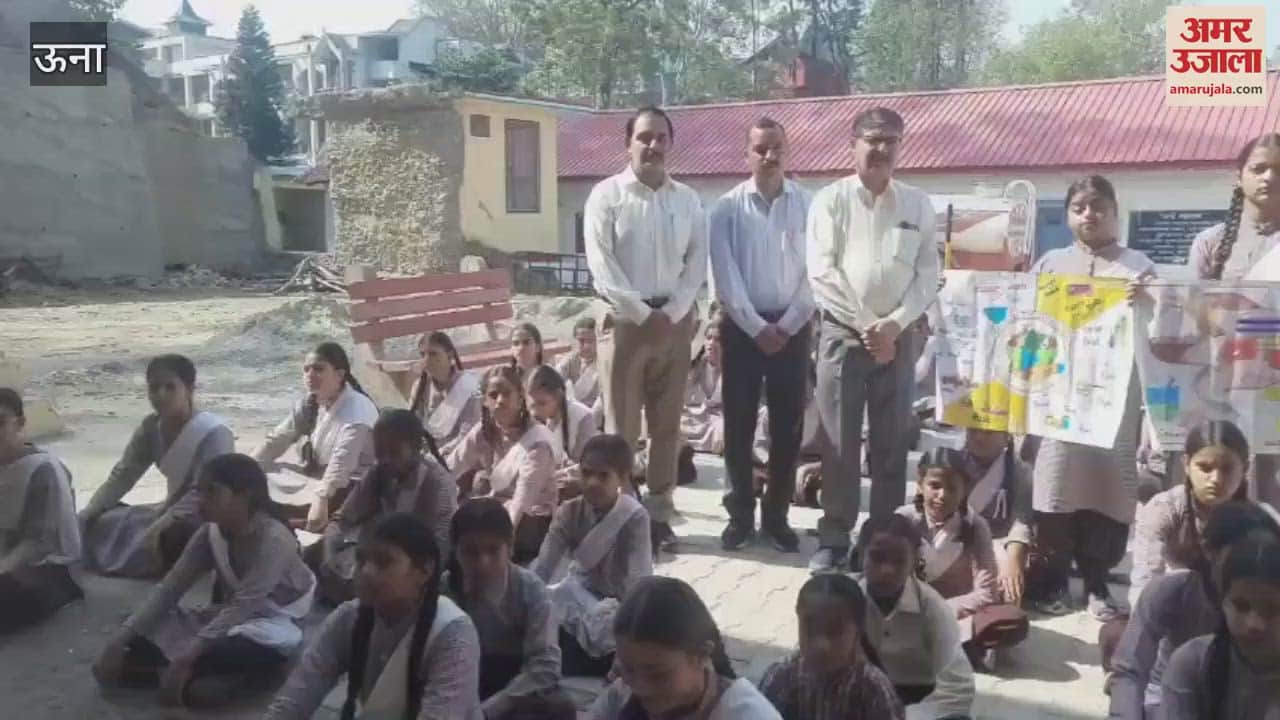 Una A program for good health was organized under the health and welfare program at Bharwain School