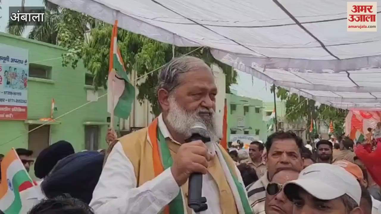 Minister Anil Vij addressed the public during the Tiranga Yatra in Ambala Cantonment