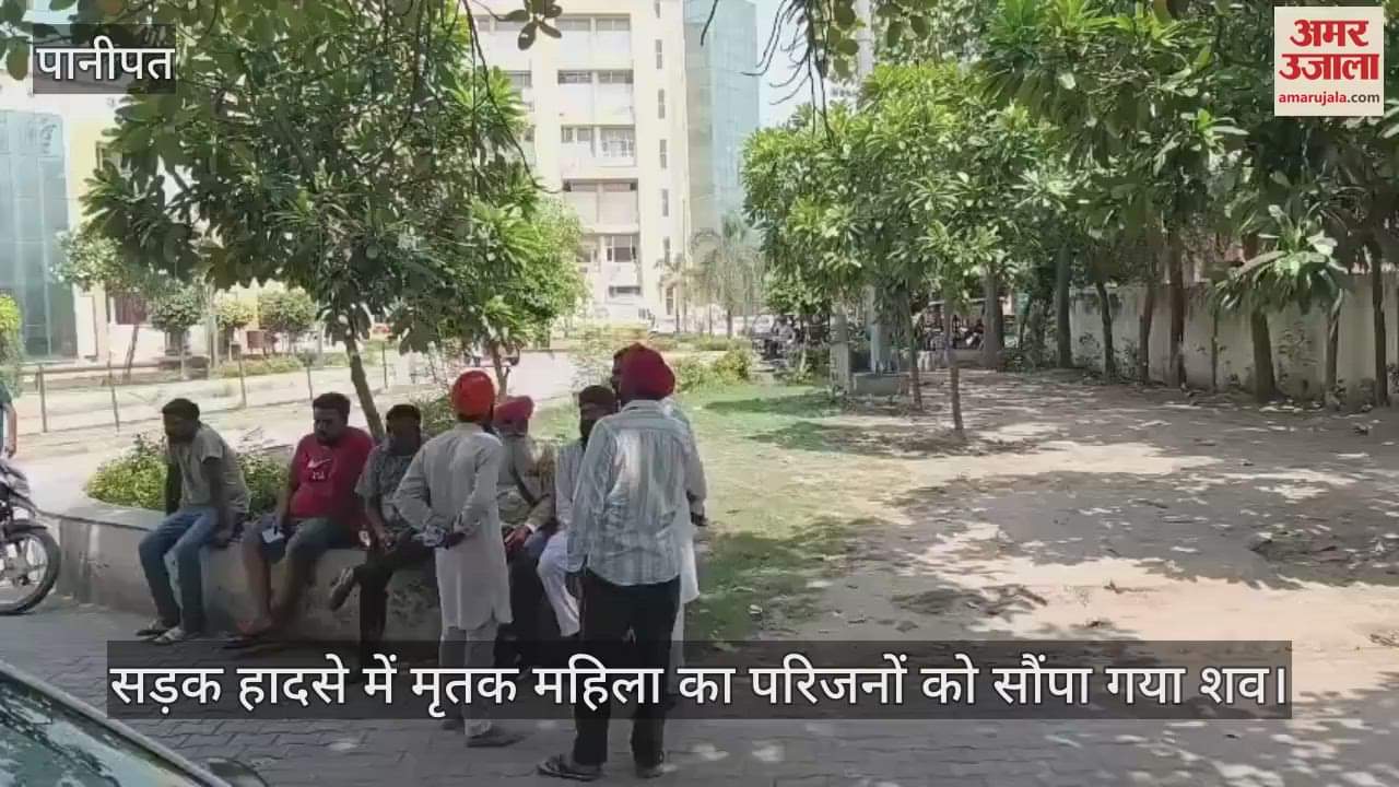 Bike rider woman dies after being hit by an uncontrolled car