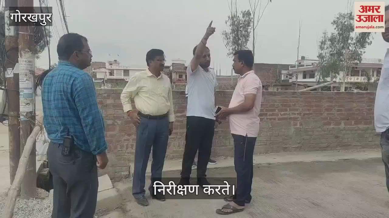 Mayor and Municipal Commissioner inspected the cleaning of drains