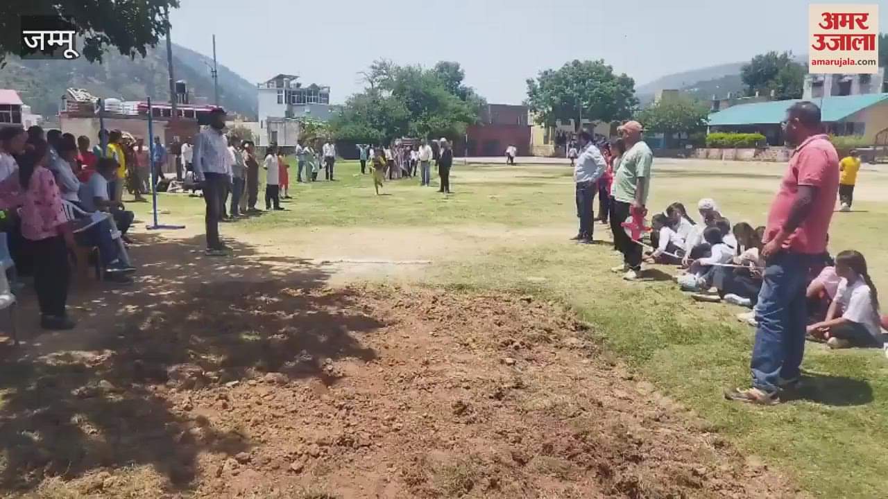 There was enthusiasm in the sports competition, students performed brilliantly